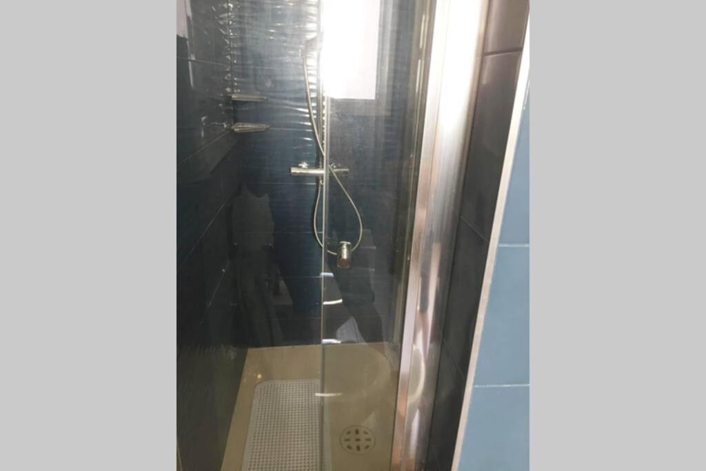 Grand F2 60Mq Centre Antibes, Proche Plages, Commerces, 2 Balcons, Parking, Train, Bus, Deco Vintage, Pet Friendly, Ideal Famille Ou 1-2 Couples Buitenkant foto