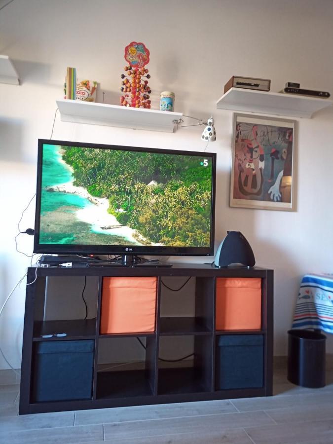 Grand F2 60Mq Centre Antibes, Proche Plages, Commerces, 2 Balcons, Parking, Train, Bus, Deco Vintage, Pet Friendly, Ideal Famille Ou 1-2 Couples Buitenkant foto