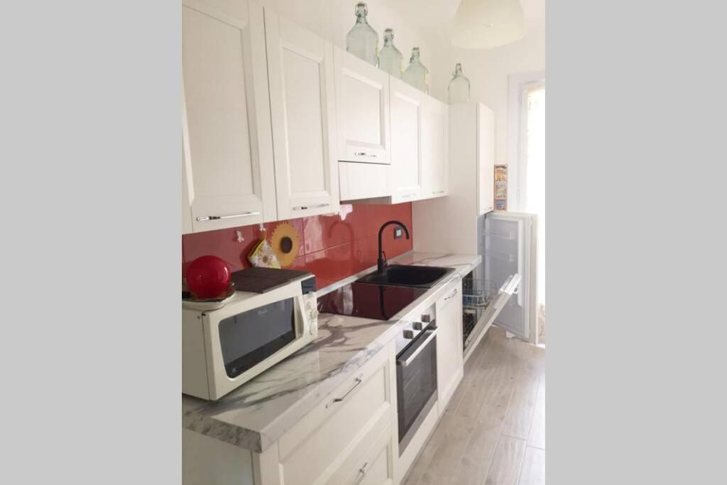 Grand F2 60Mq Centre Antibes, Proche Plages, Commerces, 2 Balcons, Parking, Train, Bus, Deco Vintage, Pet Friendly, Ideal Famille Ou 1-2 Couples Buitenkant foto