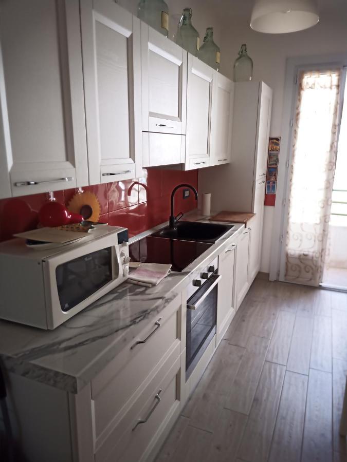 Grand F2 60Mq Centre Antibes, Proche Plages, Commerces, 2 Balcons, Parking, Train, Bus, Deco Vintage, Pet Friendly, Ideal Famille Ou 1-2 Couples Buitenkant foto