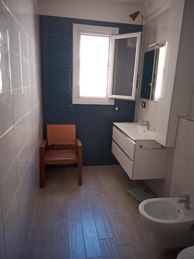 Grand F2 60Mq Centre Antibes, Proche Plages, Commerces, 2 Balcons, Parking, Train, Bus, Deco Vintage, Pet Friendly, Ideal Famille Ou 1-2 Couples Buitenkant foto