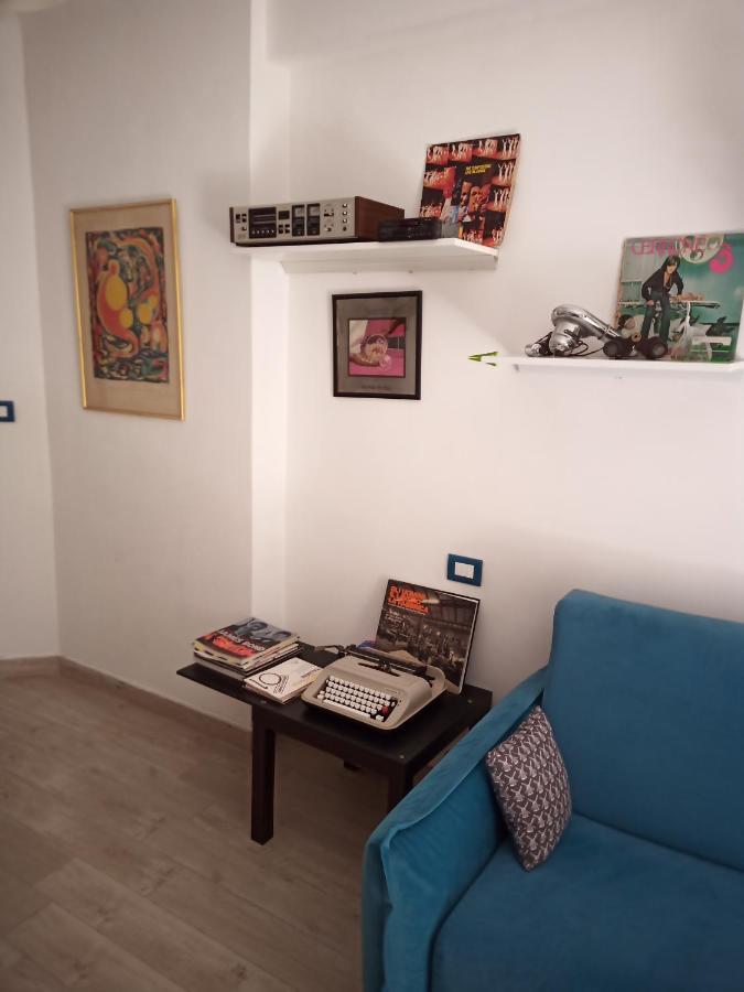Grand F2 60Mq Centre Antibes, Proche Plages, Commerces, 2 Balcons, Parking, Train, Bus, Deco Vintage, Pet Friendly, Ideal Famille Ou 1-2 Couples Buitenkant foto