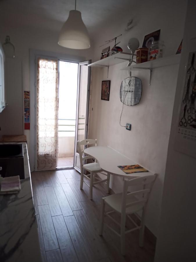 Grand F2 60Mq Centre Antibes, Proche Plages, Commerces, 2 Balcons, Parking, Train, Bus, Deco Vintage, Pet Friendly, Ideal Famille Ou 1-2 Couples Buitenkant foto