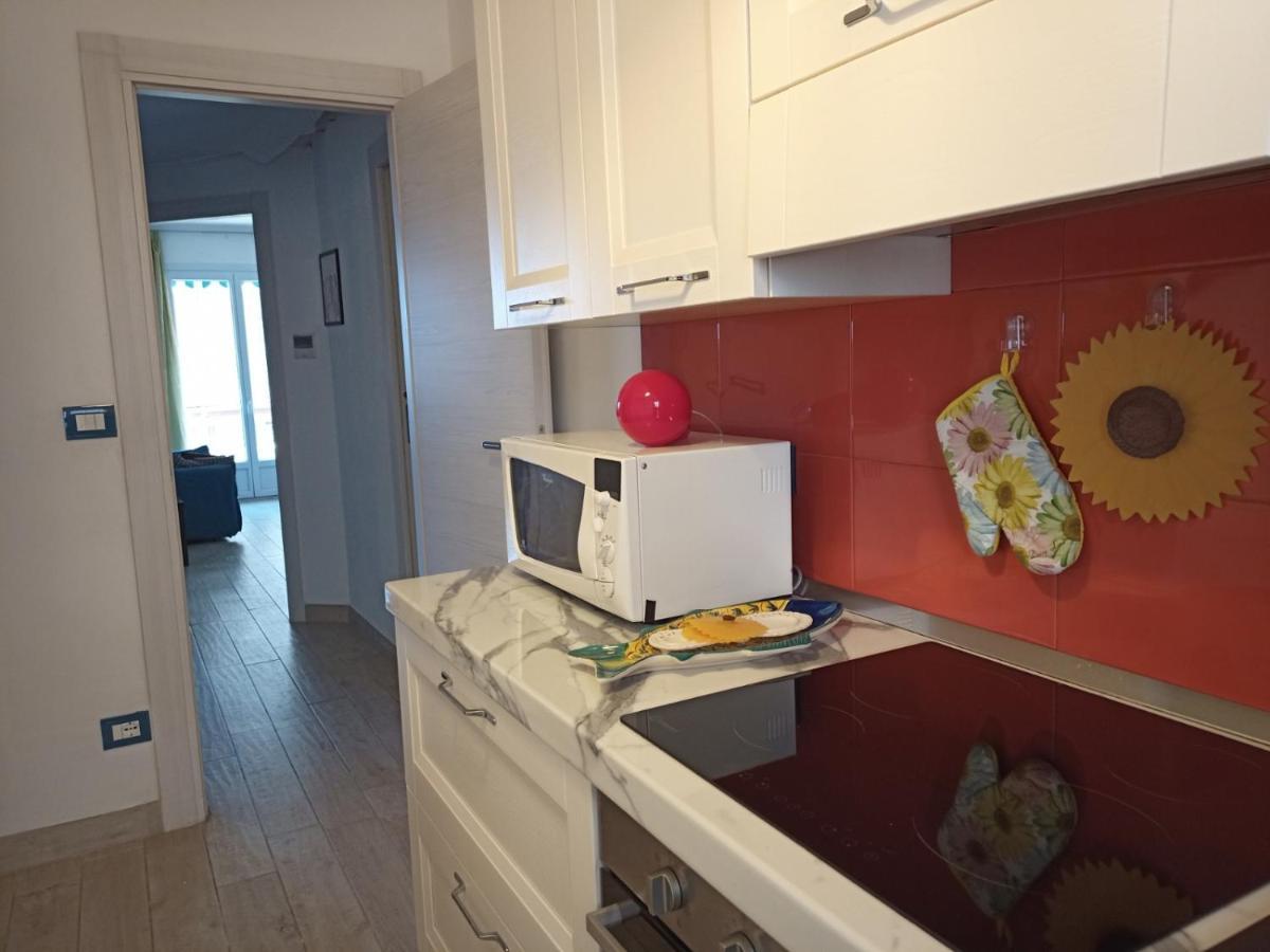 Grand F2 60Mq Centre Antibes, Proche Plages, Commerces, 2 Balcons, Parking, Train, Bus, Deco Vintage, Pet Friendly, Ideal Famille Ou 1-2 Couples Buitenkant foto
