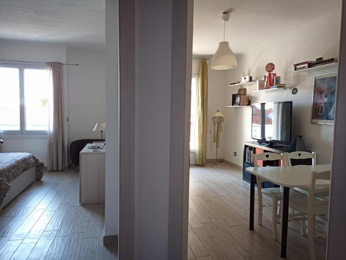 Grand F2 60Mq Centre Antibes, Proche Plages, Commerces, 2 Balcons, Parking, Train, Bus, Deco Vintage, Pet Friendly, Ideal Famille Ou 1-2 Couples Buitenkant foto