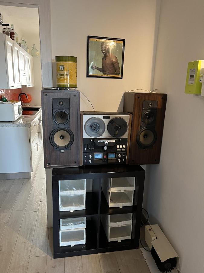 Grand F2 60Mq Centre Antibes, Proche Plages, Commerces, 2 Balcons, Parking, Train, Bus, Deco Vintage, Pet Friendly, Ideal Famille Ou 1-2 Couples Buitenkant foto