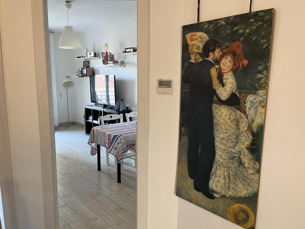 Grand F2 60Mq Centre Antibes, Proche Plages, Commerces, 2 Balcons, Parking, Train, Bus, Deco Vintage, Pet Friendly, Ideal Famille Ou 1-2 Couples Buitenkant foto