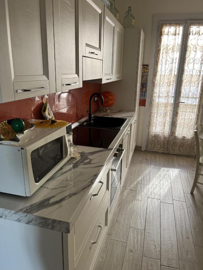 Grand F2 60Mq Centre Antibes, Proche Plages, Commerces, 2 Balcons, Parking, Train, Bus, Deco Vintage, Pet Friendly, Ideal Famille Ou 1-2 Couples Buitenkant foto
