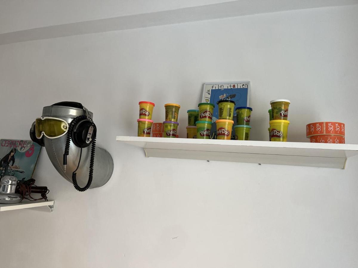 Grand F2 60Mq Centre Antibes, Proche Plages, Commerces, 2 Balcons, Parking, Train, Bus, Deco Vintage, Pet Friendly, Ideal Famille Ou 1-2 Couples Buitenkant foto