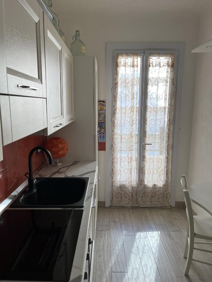 Grand F2 60Mq Centre Antibes, Proche Plages, Commerces, 2 Balcons, Parking, Train, Bus, Deco Vintage, Pet Friendly, Ideal Famille Ou 1-2 Couples Buitenkant foto