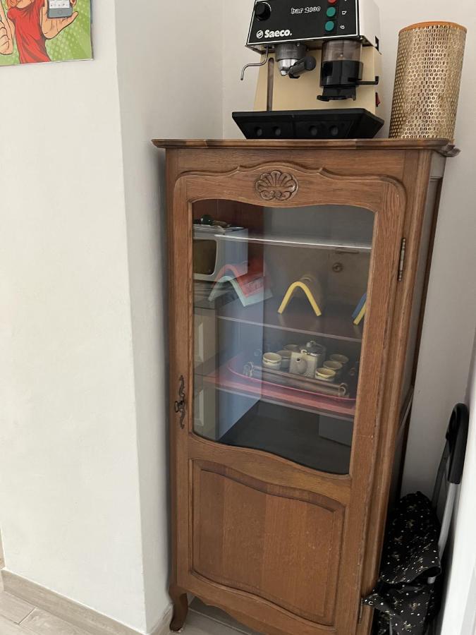 Grand F2 60Mq Centre Antibes, Proche Plages, Commerces, 2 Balcons, Parking, Train, Bus, Deco Vintage, Pet Friendly, Ideal Famille Ou 1-2 Couples Buitenkant foto