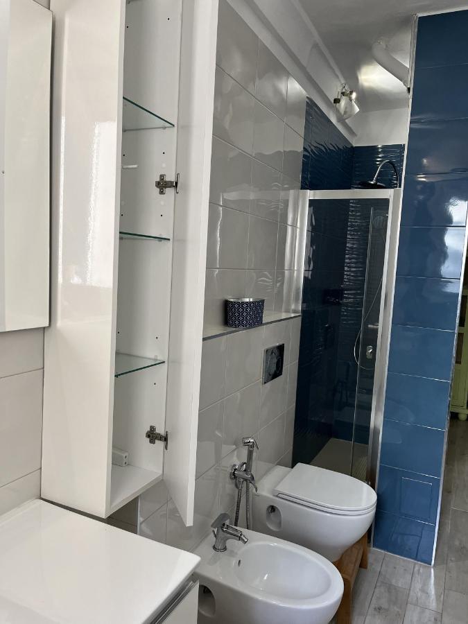Grand F2 60Mq Centre Antibes, Proche Plages, Commerces, 2 Balcons, Parking, Train, Bus, Deco Vintage, Pet Friendly, Ideal Famille Ou 1-2 Couples Buitenkant foto