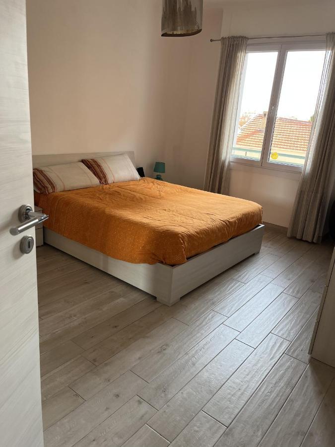 Grand F2 60Mq Centre Antibes, Proche Plages, Commerces, 2 Balcons, Parking, Train, Bus, Deco Vintage, Pet Friendly, Ideal Famille Ou 1-2 Couples Buitenkant foto