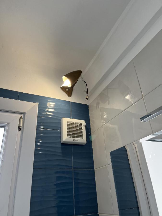 Grand F2 60Mq Centre Antibes, Proche Plages, Commerces, 2 Balcons, Parking, Train, Bus, Deco Vintage, Pet Friendly, Ideal Famille Ou 1-2 Couples Buitenkant foto